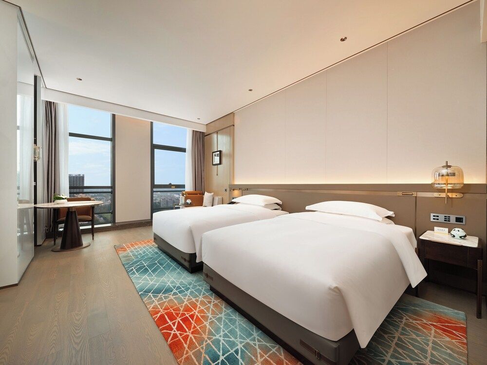Comfort Twin Room, City View