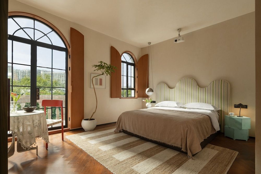 Design Double Room, 1 King Bed, Private Bathroom