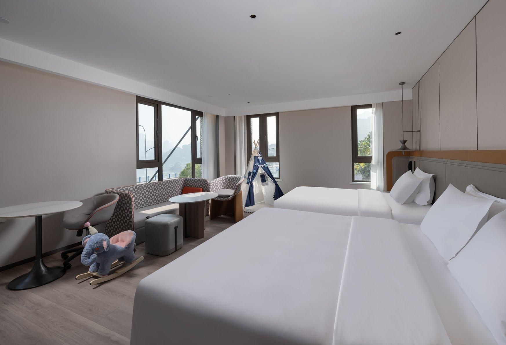 1 King 1 Double Standard River View