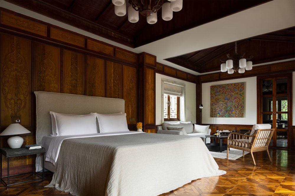Luxury Suite, Private Bathroom, Lake View