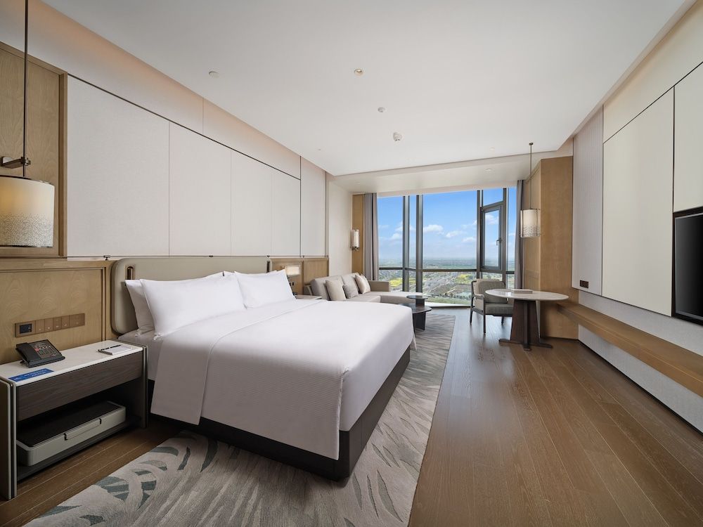 Deluxe Room, 1 King Bed