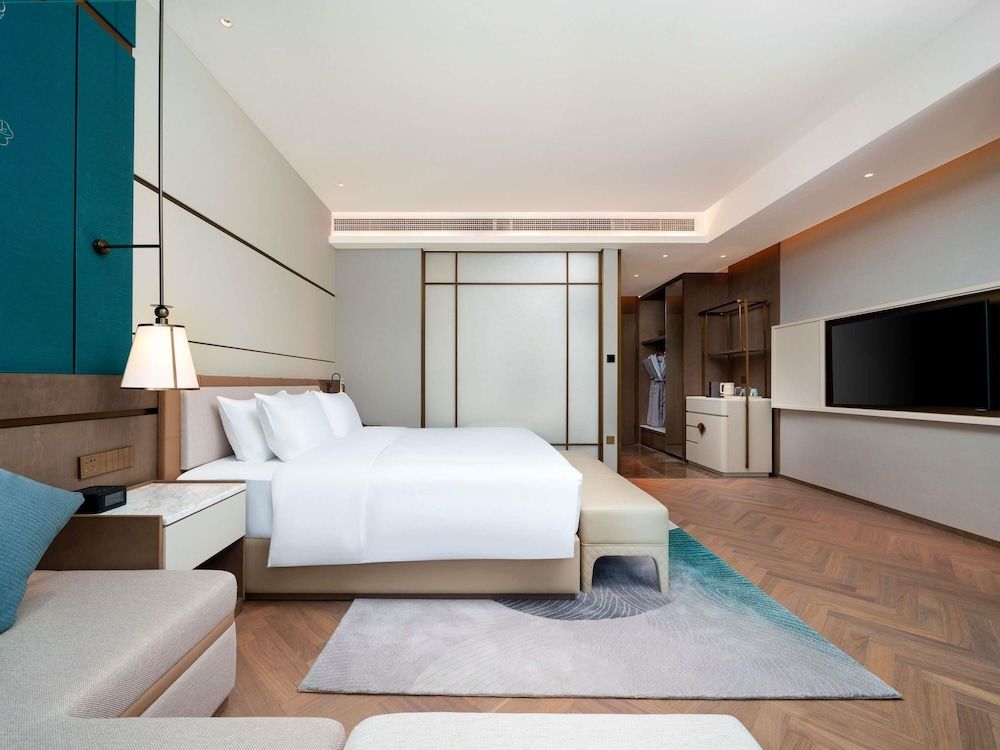 Executive Room, 1 King Bed, Club Lounge Access
