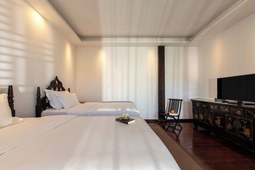 Classic Twin Room, Private Bathroom
