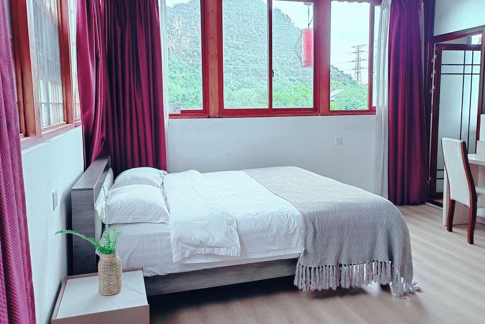 Family Studio Suite, Hill View