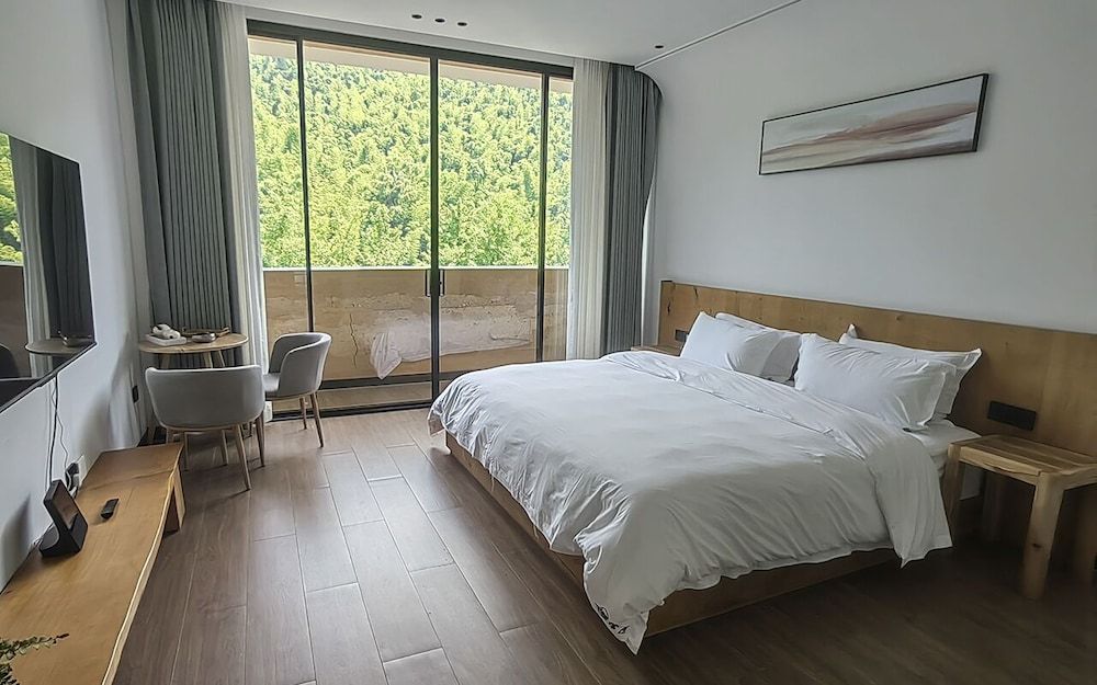 Ruyuan Xiaomanli Homestay Basic Double Room, Mountain View 3