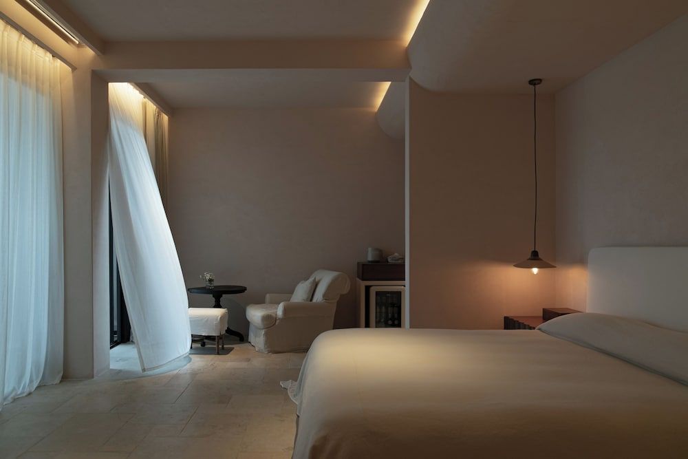Senior Double Room, 1 Queen Bed, Balcony