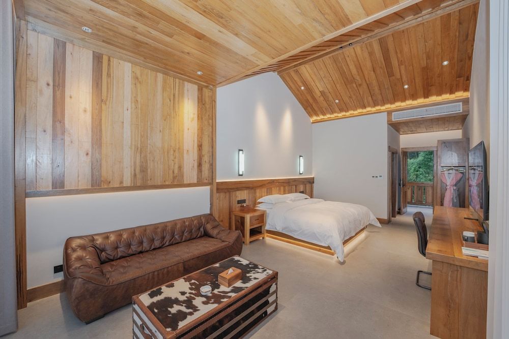 House, 4 Bedrooms, Valley View