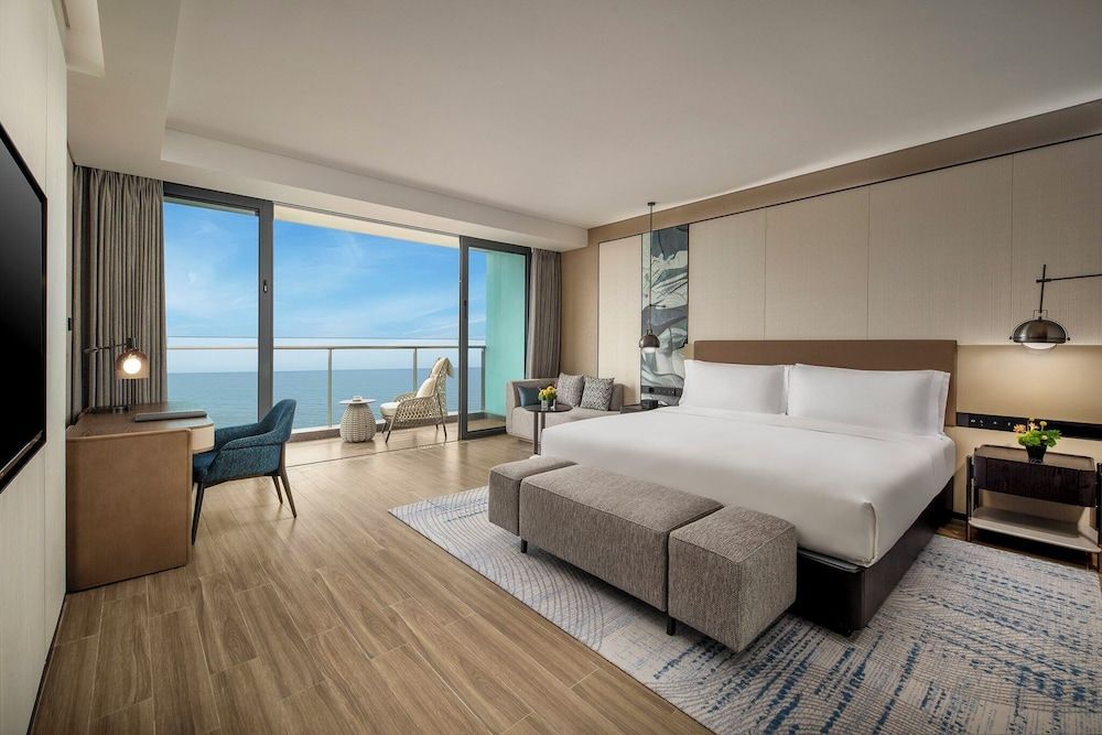 Suite, 1 Bedroom, Oceanfront (High Floor)