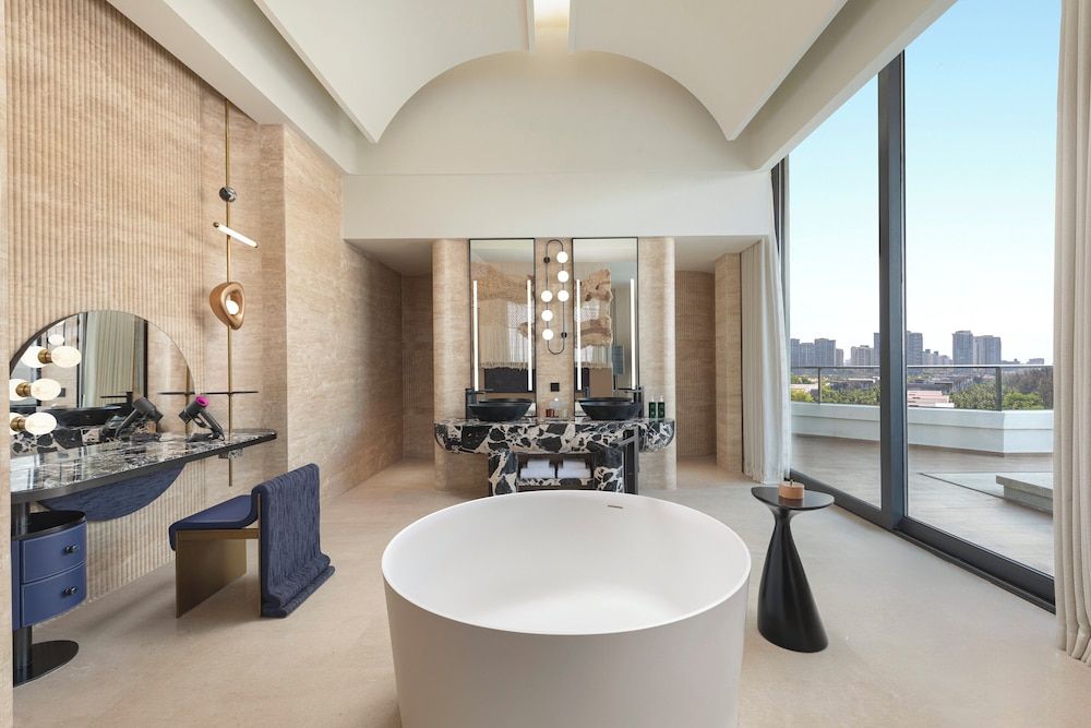 Hotel Indigo Hainan Clear Water Bay by IHG Suite, 1 King Bed, Ocean View (Outdoor Private Pool) 5