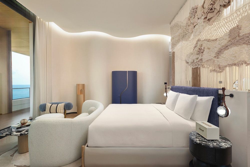 Hotel Indigo Hainan Clear Water Bay by IHG Suite, 1 King Bed, Ocean View (Outdoor Private Pool) 2