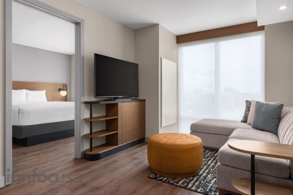 1 Bedroom King Suite High Floor