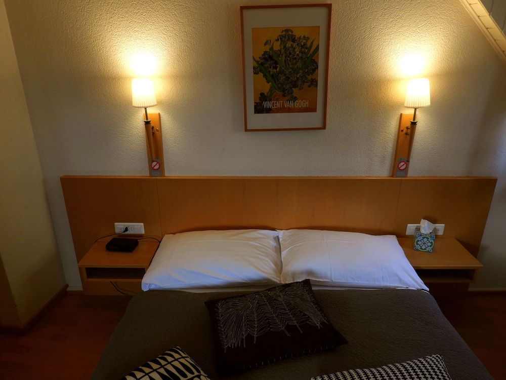 Hotel Restaurant Les Négociants Basic Double Room 5