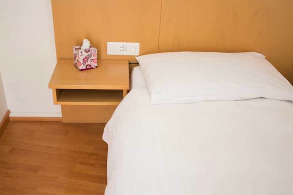 Hotel Restaurant Les Négociants Single Room 5