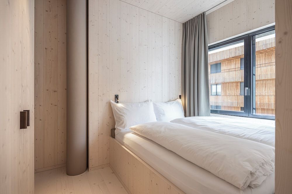 Studio (2 King Beds)