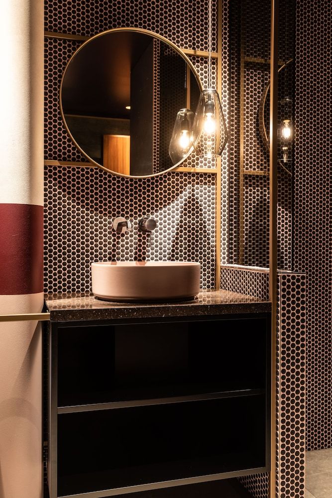 Me and All Hotel Flims, by Hyatt Room, 1 King Bed, Valley View 5