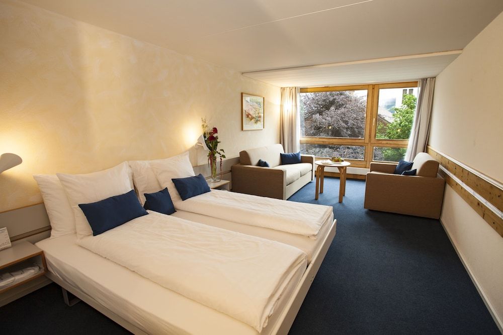 Hotel Kreuz Lenk Triple Room