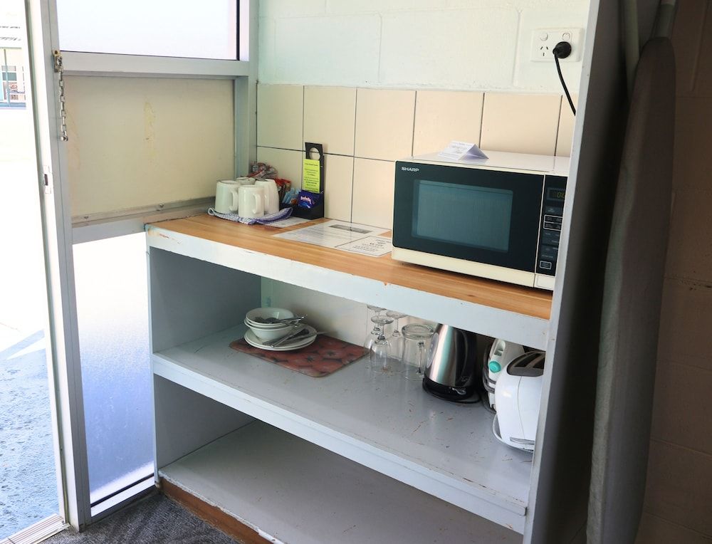 The Park Motel Standard Twin Room 5