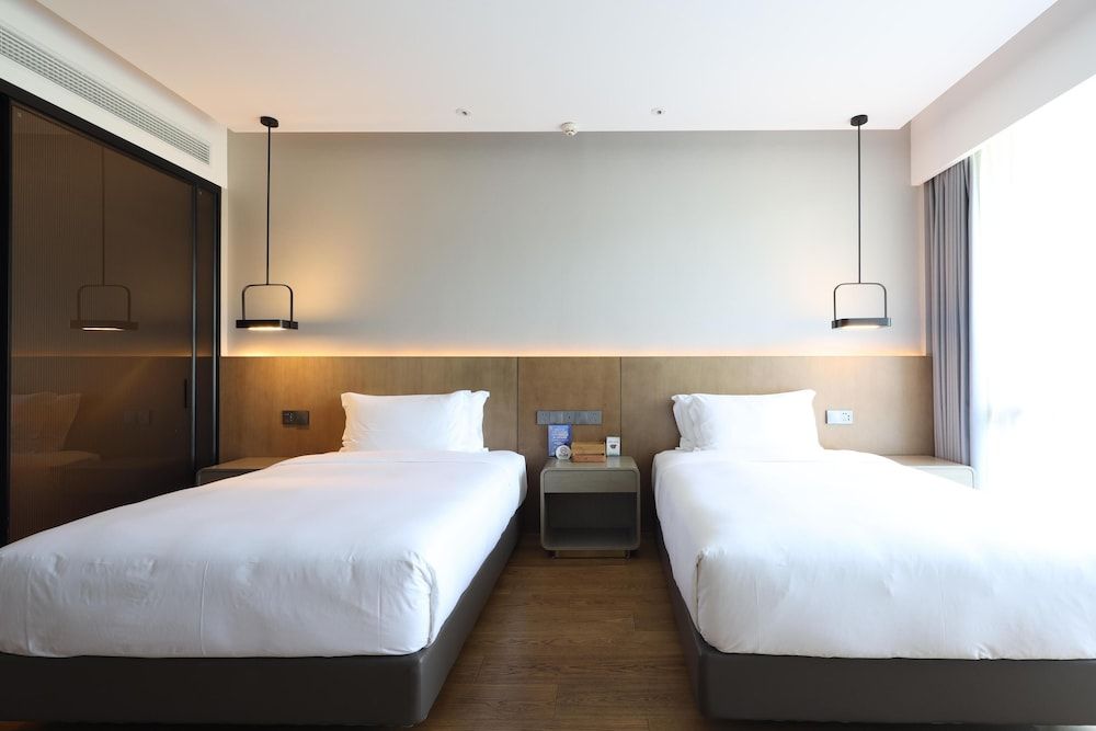 Huzhou Nature Valley Basic Twin Room, Balcony, Hill View