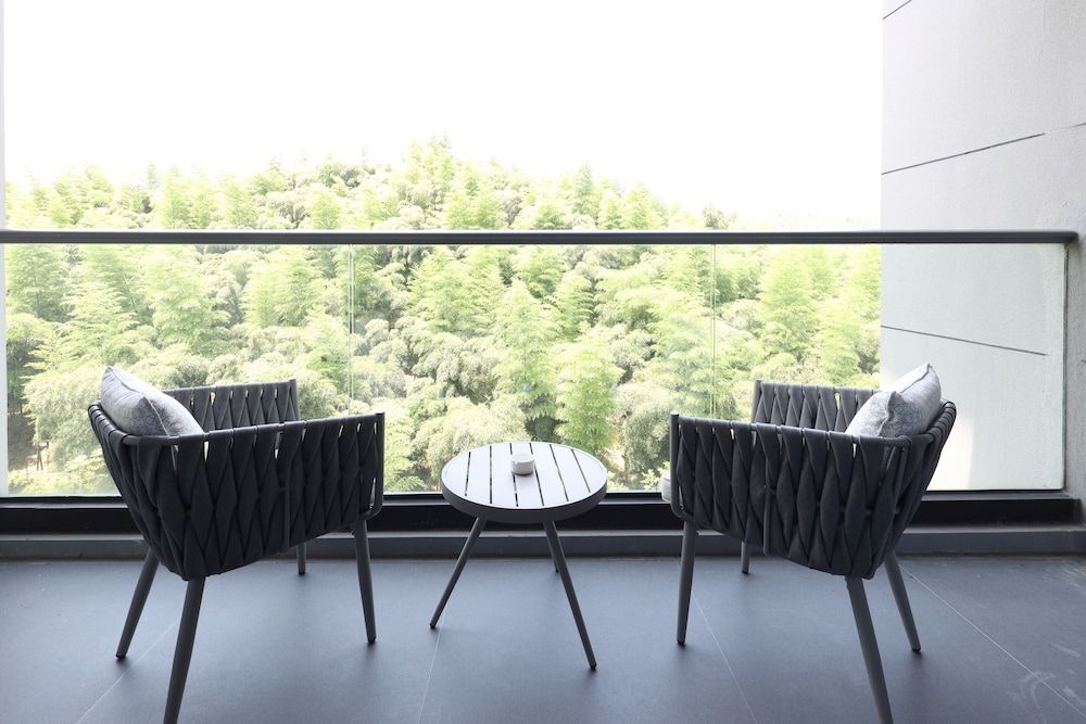 Huzhou Nature Valley Basic Twin Room, Balcony, Hill View 5