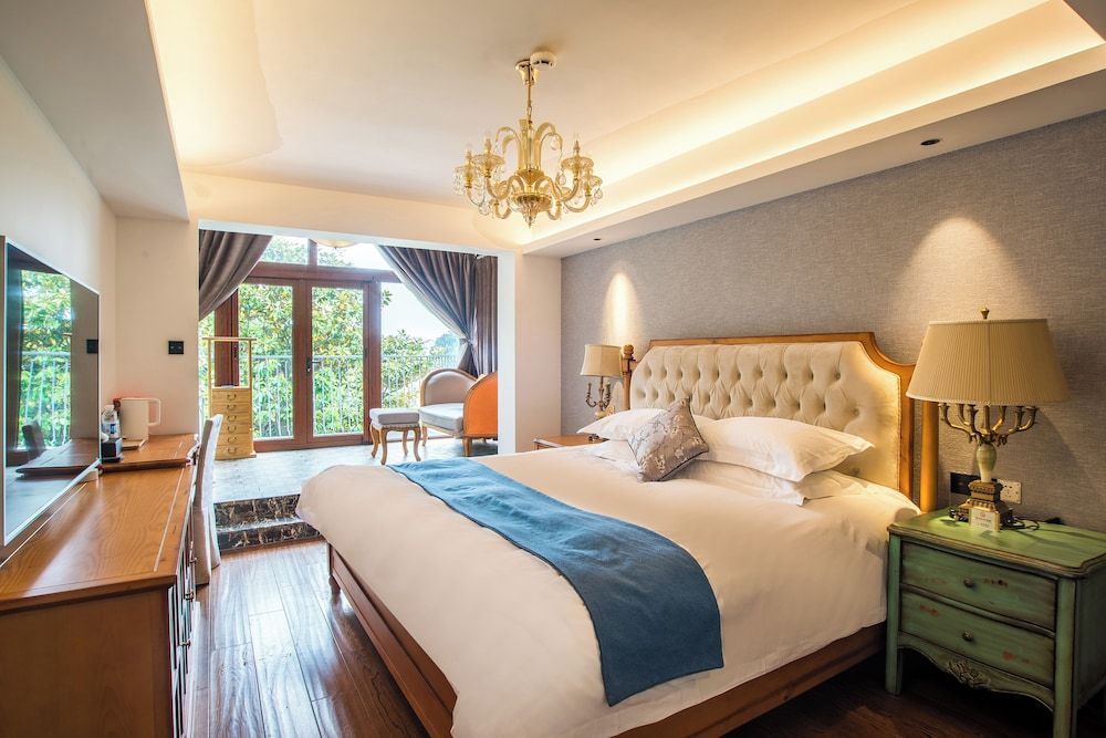 Honeymoon Double Room, Hill View