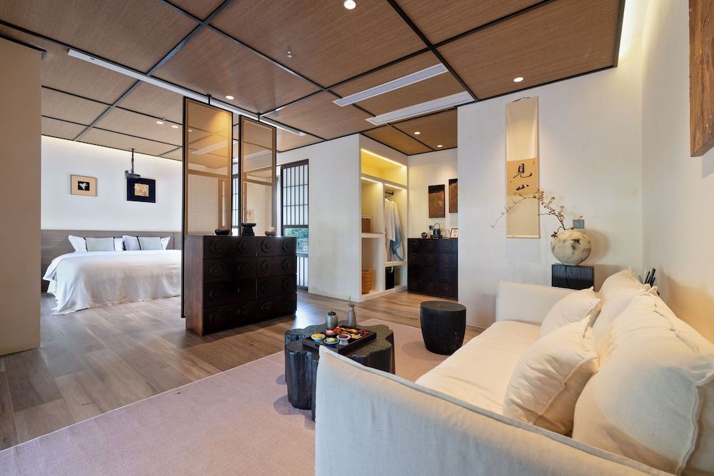 Xiyang Yishan Quiet Private Onsen Country Style Vacation Courtyard Luxury House, Balcony, Courtyard View 8