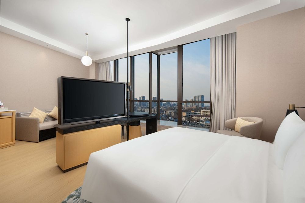 Hilton Garden Inn Xuzhou Pengcheng Square Deluxe Room, 1 King Bed 3