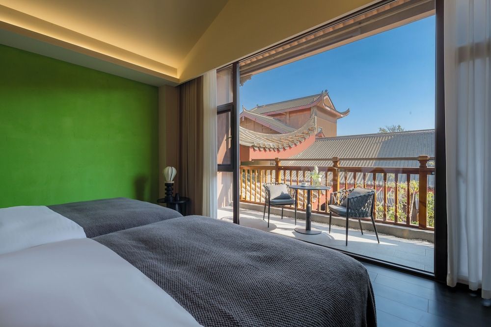 Superior Twin Room, City View