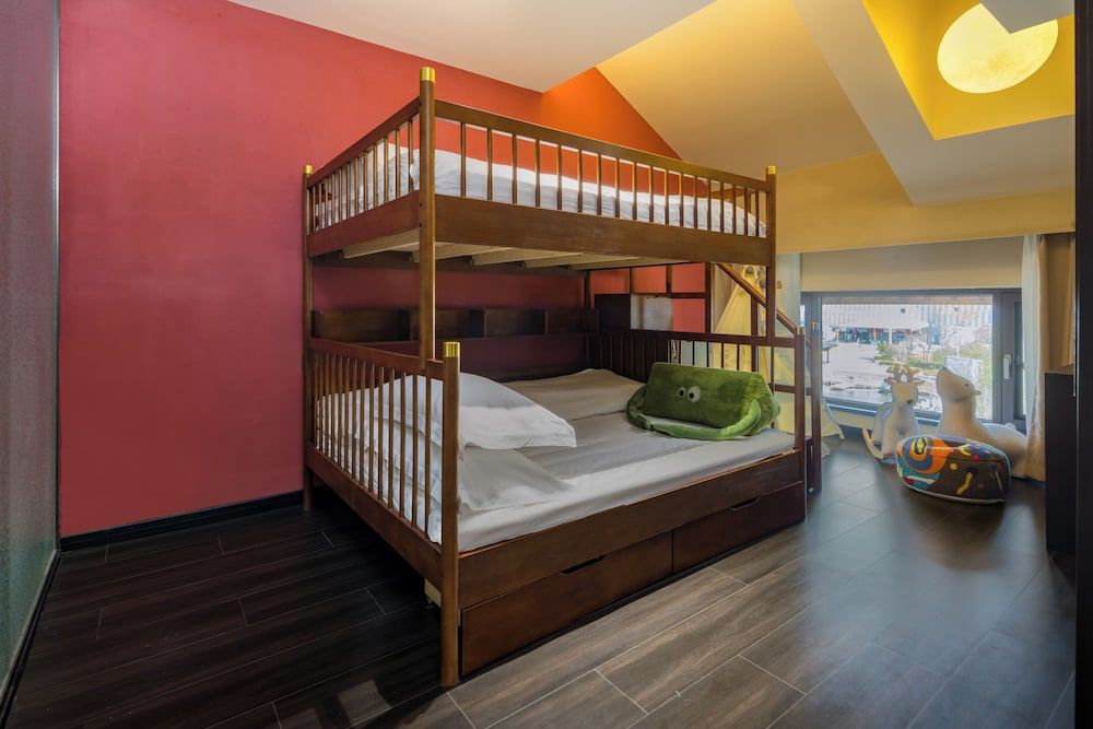Luxury Suite, Lake View