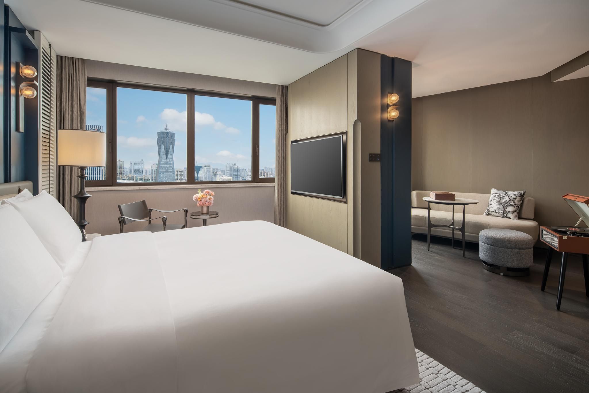 King Bed Premium City View High Floor