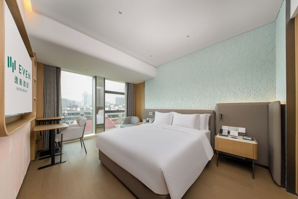 Suite, 1 Bedroom (Study Area)