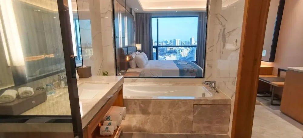 Rising Dragon International Hotel Executive Single Room, City View 3