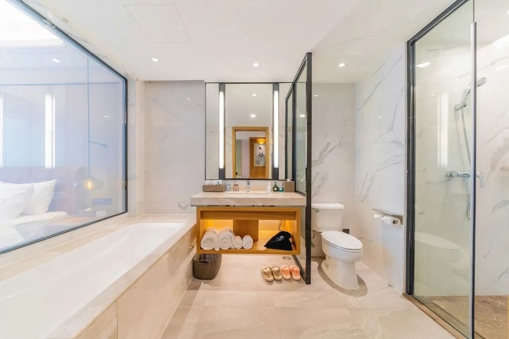 Rising Dragon International Hotel Executive Single Room, City View 2