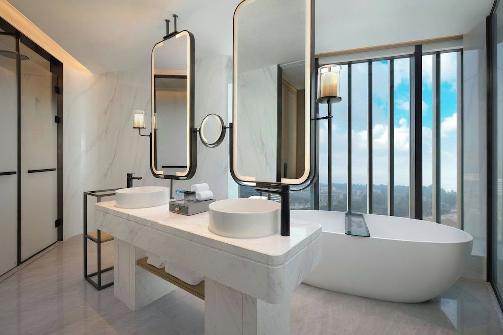 Beihai Marriott Resort Deluxe Suite, 2 Bedrooms, Ocean View 5
