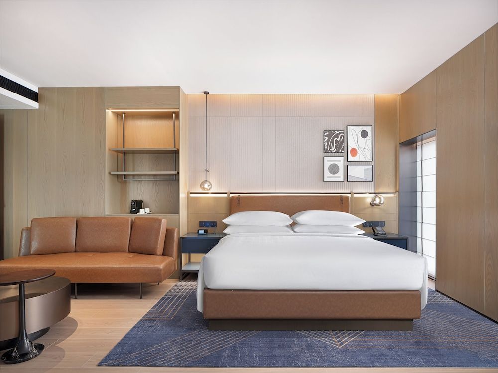 Suite, 1 Bedroom, City View