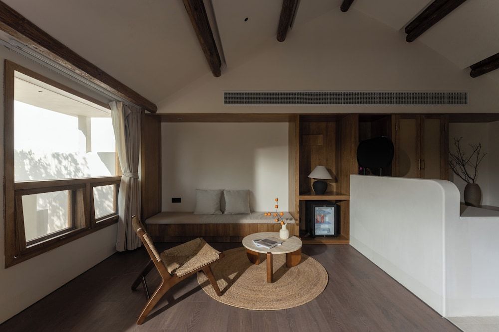 Dali City Shijing Boutique Homestay Deluxe Single Room, 1 King Bed, Private Bathroom, Garden View 10