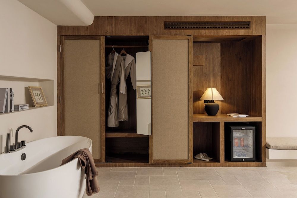 Dali City Shijing Boutique Homestay Classic Single Room, 1 King Bed, Private Bathroom, Garden View 7