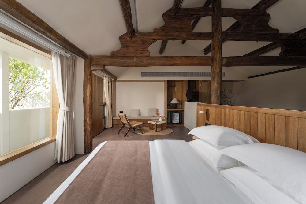 Dali City Shijing Boutique Homestay Deluxe Single Room, 1 King Bed, Private Bathroom, Garden View