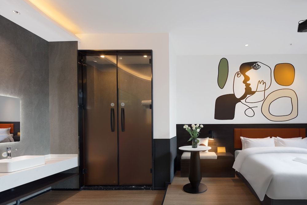 Superior Double Room, City View