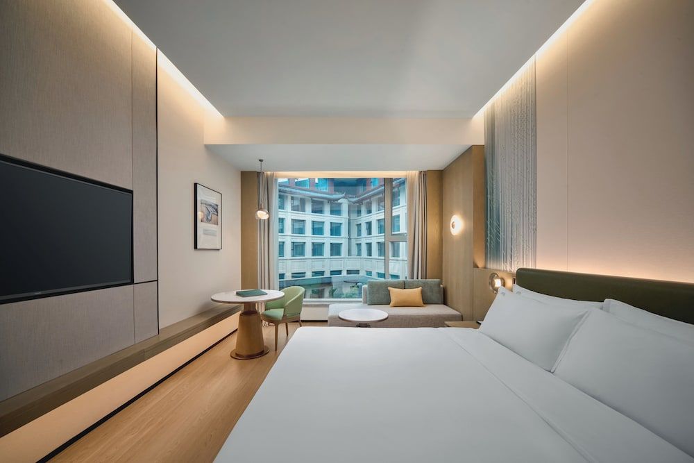 Standard Room, 1 King Bed