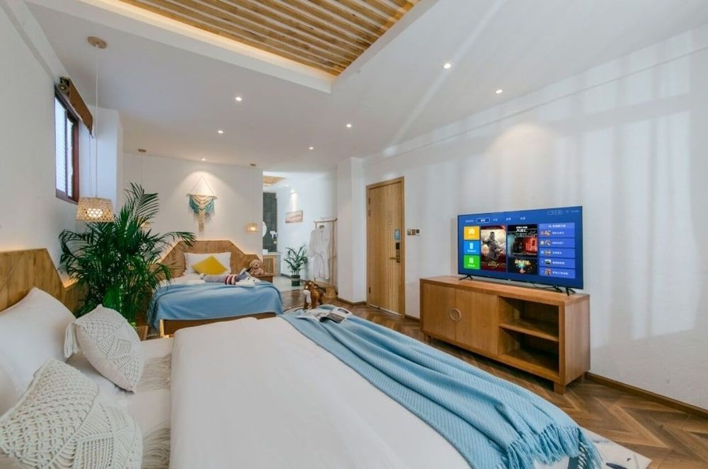 Family Studio Suite, City View