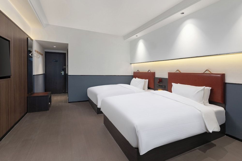 Mcsrh Hotel -Chengdu Jiuyanqiao Basic Twin Room, City View 3