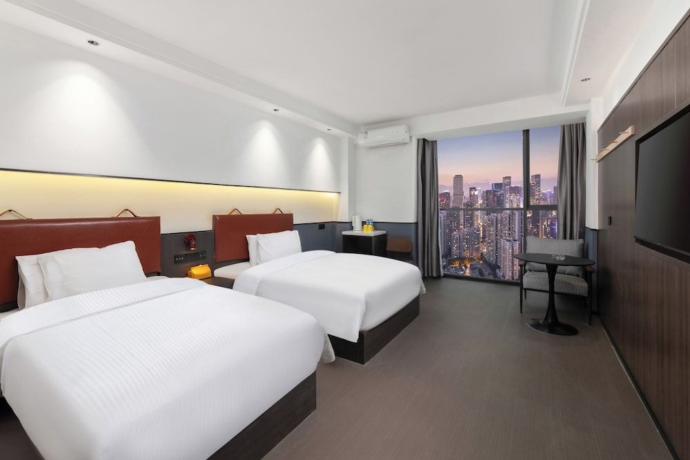 Mcsrh Hotel -Chengdu Jiuyanqiao Basic Triple Room, City View 3