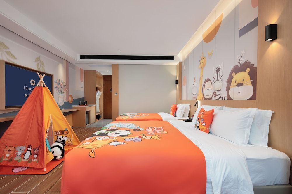 One Gem Hotel Signature Triple Room, Multiple Beds, City View 4