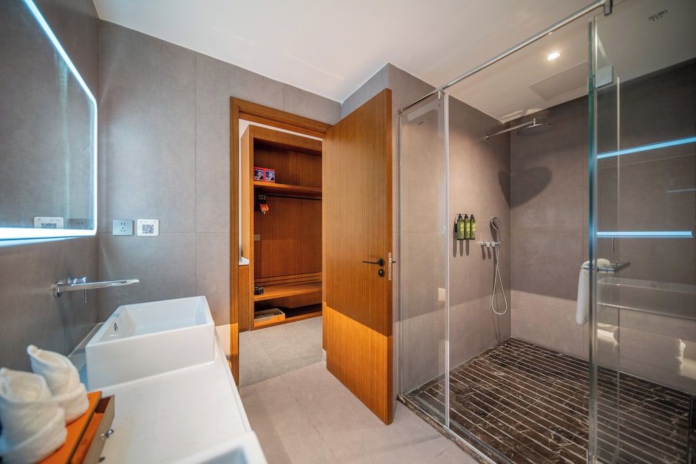 One Gem Hotel Superior Double Room, 1 King Bed 2