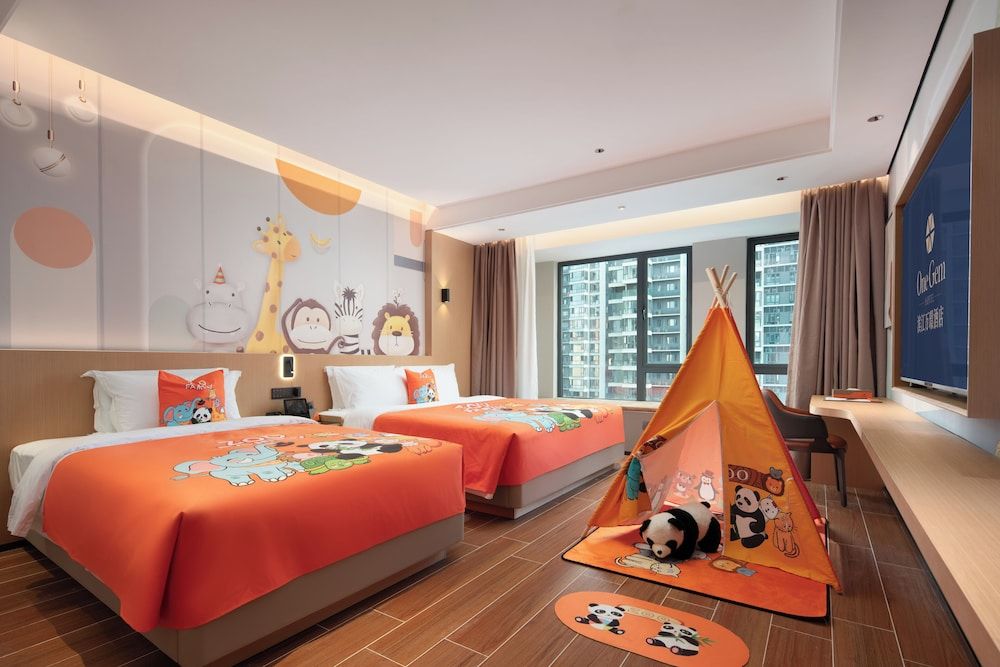 One Gem Hotel Signature Triple Room, Multiple Beds, City View 5