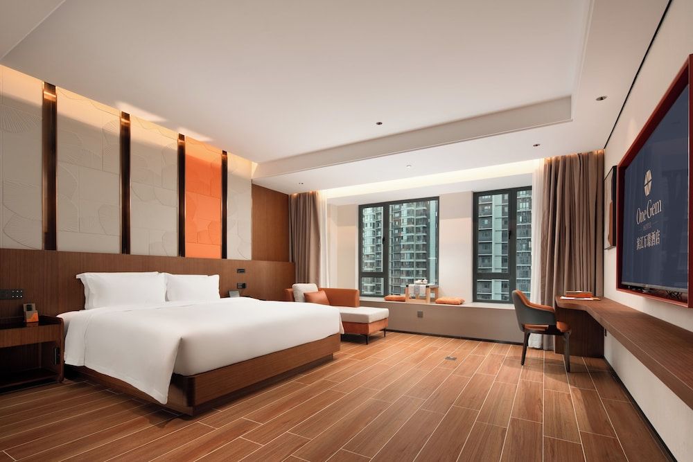 One Gem Hotel Grand Double Room, 1 King Bed, City View 6