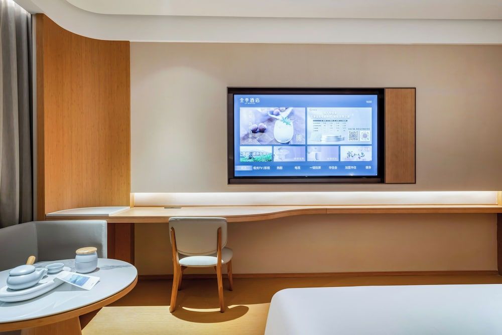 Full Season Hotel Classic Single Room 5