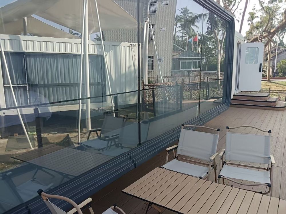 Unicorn Rocket Resort Signature Mobile Home, 1 King Bed with Sofa bed 4