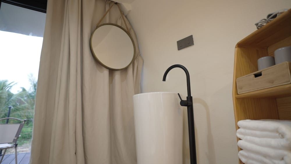 Unicorn Rocket Resort Signature House 12