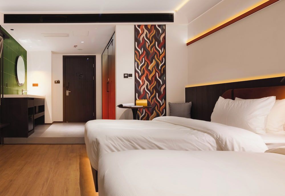 Comfort Twin Room, City View